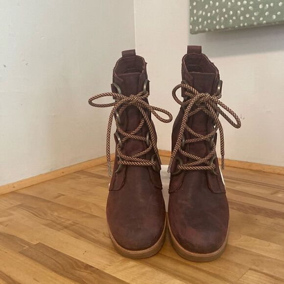 Sorel Redwood Brown Cate Lace Up Waterproof Heeled Bootie Size 6 1/2 - Picture 2 of 8